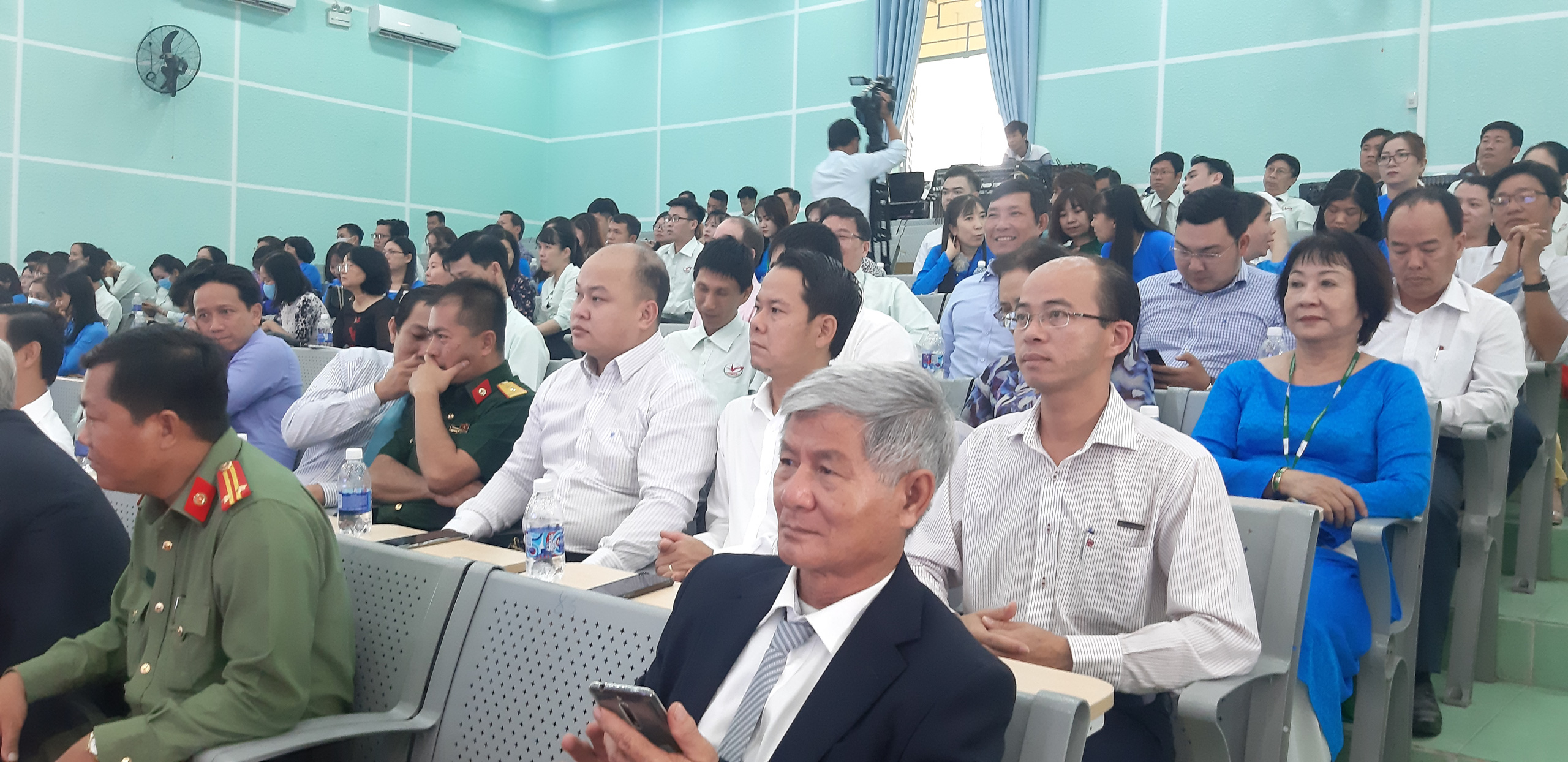 Trường ĐH Tây Đô nhận Huân chương Lao động hạng Ba - Ảnh 2.