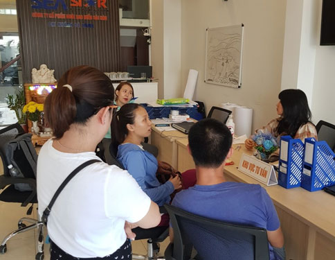 Đà Nẵng: Tiểu thương chợ đêm vất vả đòi tiền cọc