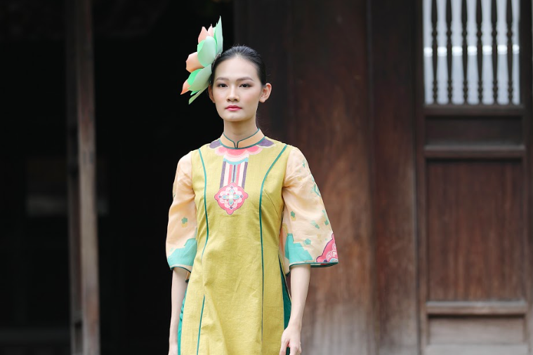 NSND Trà Giang tái xuất, trình diễn áo dài Việt - Ảnh 8.