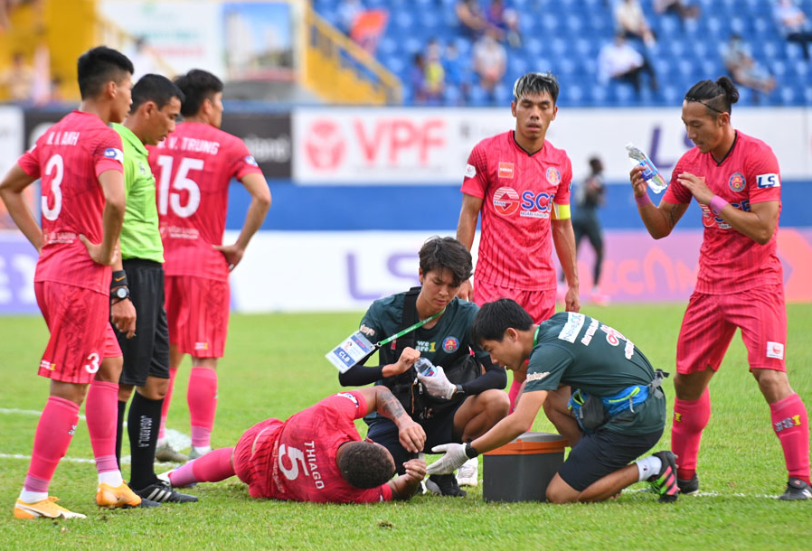 Sài Gòn FC thua trận thứ 5 liên tiếp, xếp chót V-League 2021