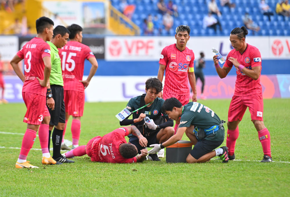S&agrave;i G&ograve;n FC thua trận thứ 5 li&ecirc;n tiếp, xếp ch&oacute;t V-League 2021 - Ảnh 2.