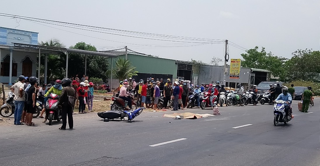 Hai nữ sinh lớp 11 gặp nạn trên đường học về