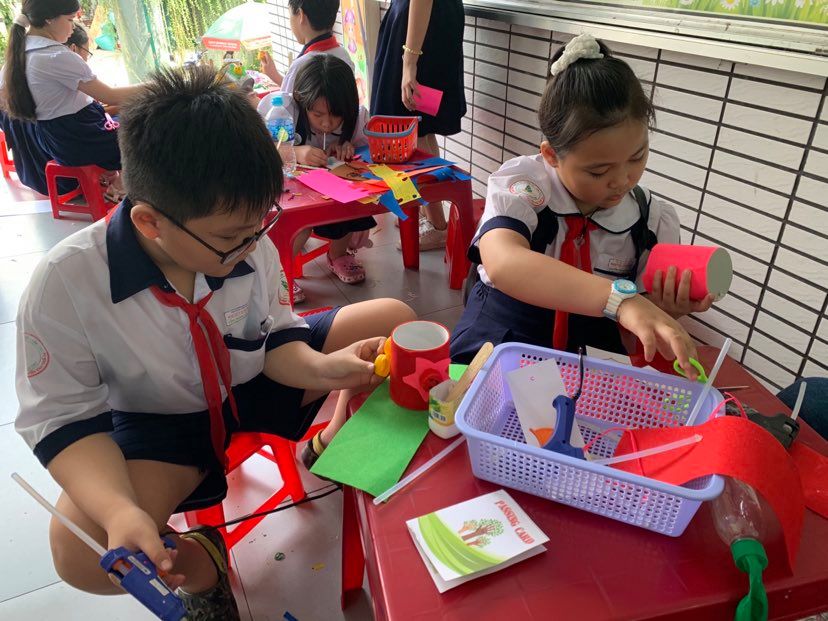Học sinh TP HCM học bảo vệ m&ocirc;i trường trong ng&agrave;y hội tiếng Anh - Ảnh 1.