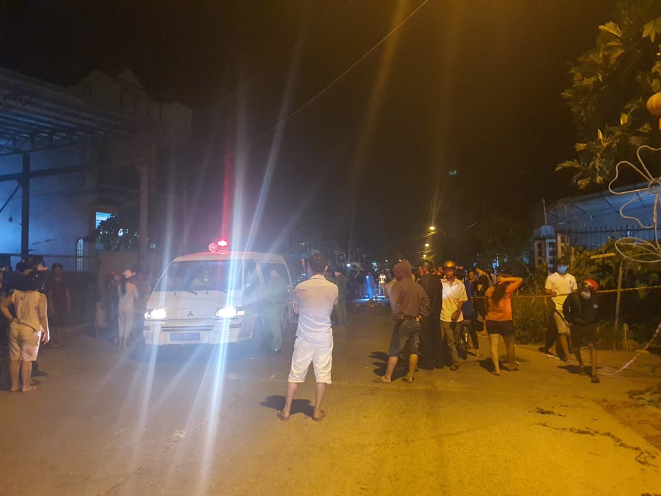 Ch&ugrave;m ảnh: Hiện trường vụ tai nạn kinh ho&agrave;ng ở Quảng Nam - Ảnh 13.