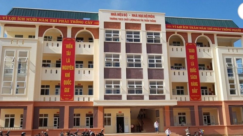 Học sinh lớp 9 bất ngờ ngã từ tầng 2 xuống, phải phẫu thuật sọ não