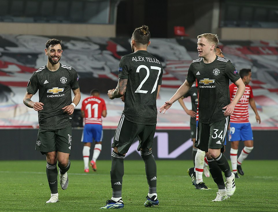 Hạ đẹp chủ nhà Granada, Man United cầm chắc vé bán kết Europa League