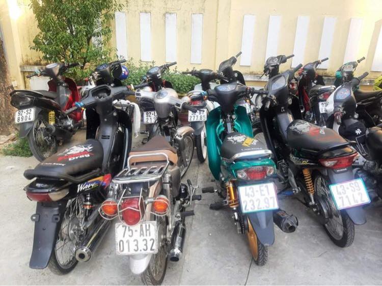 Đ&agrave; Nẵng: Tạm giữ hơn 40 xe m&aacute;y nh&oacute;m &ldquo;qu&aacute;i xế&rdquo; tụ tập tr&ecirc;n đ&egrave;o Hải V&acirc;n để &ldquo;ăn mừng&rdquo; lễ 30-4, 1-5 - Ảnh 3.