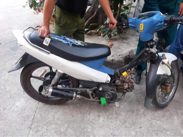 Đ&agrave; Nẵng: Tạm giữ hơn 40 xe m&aacute;y nh&oacute;m &ldquo;qu&aacute;i xế&rdquo; tụ tập tr&ecirc;n đ&egrave;o Hải V&acirc;n để &ldquo;ăn mừng&rdquo; lễ 30-4, 1-5 - Ảnh 2.