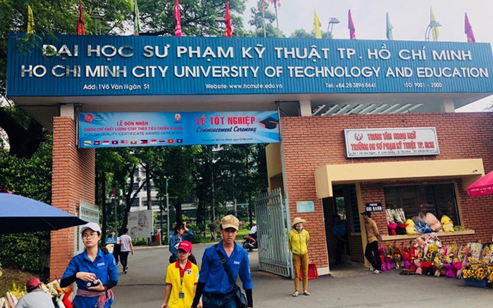 Có ca F1, trường ĐH cho 20.000 sinh viên học trực tuyến