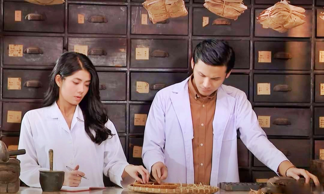 Đàm Phương Linh lần đầu đóng cảnh “đụng chạm” với Anh Tài