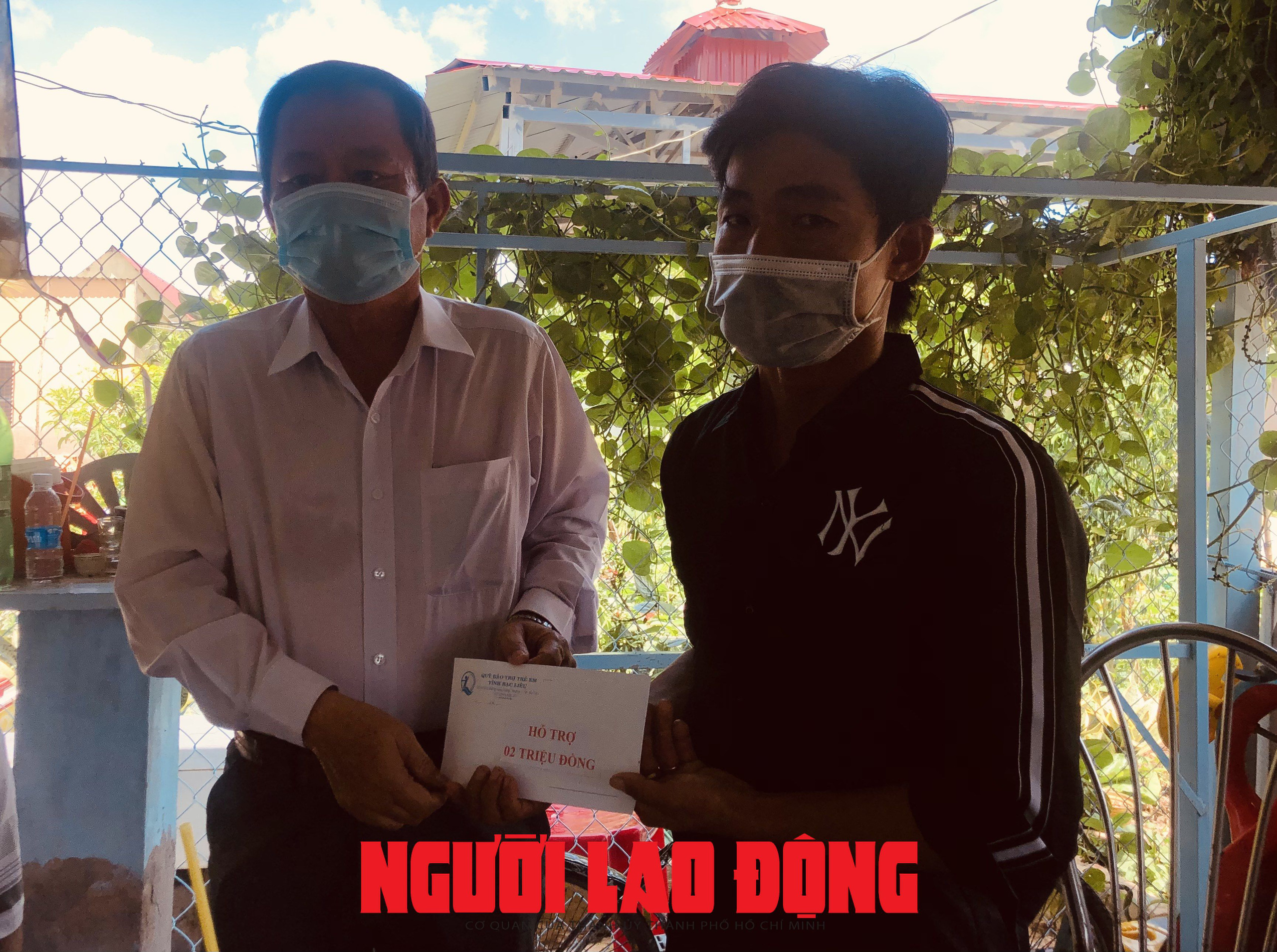 Sau khi ăn cháo gà, uống nước ngọt, chị em bé gái tử vong