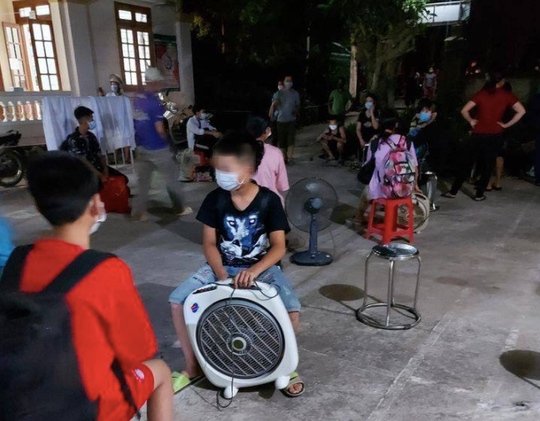Nữ sinh dương tính SARS-CoV-2, 41 giáo viên và học sinh phải cách ly tập trung