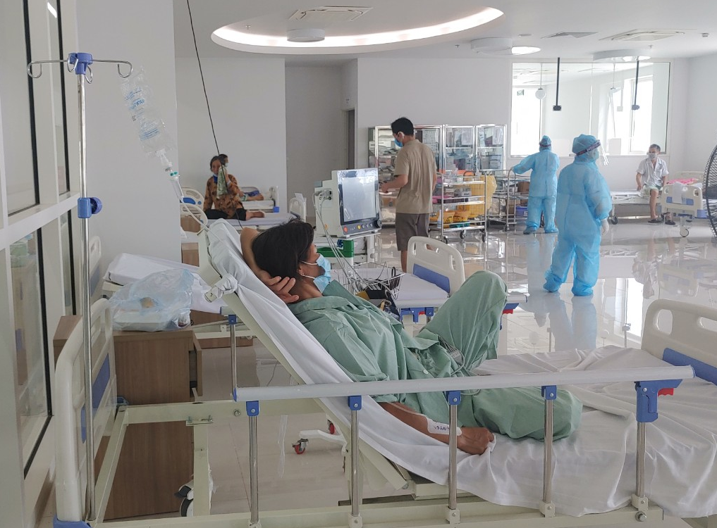 Cận cảnh bên trong khu điều trị gần 400 bệnh nhân Covid-19 và trường hợp F1