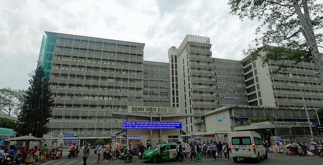 CLIP: Chuyên gia Bệnh viện Chợ Rẫy giải đáp quanh việc tiêm vắc-xin Covid-19