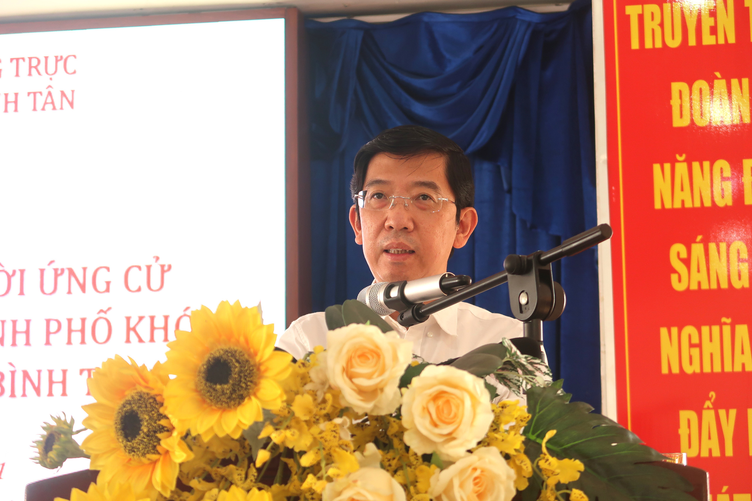 Tiếp x&uacute;c ứng cử vi&ecirc;n HĐND TP HCM, cử tri quận B&igrave;nh T&acirc;n bức x&uacute;c tiếng ồn, chợ tự ph&aacute;t - Ảnh 2.