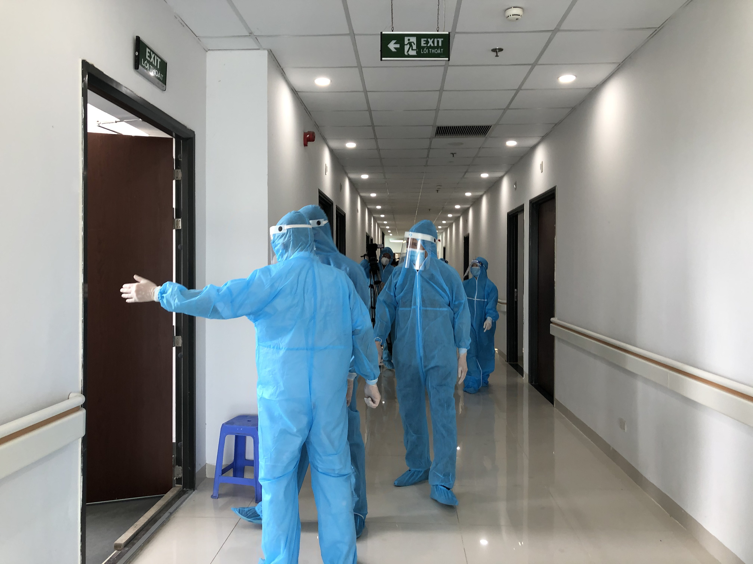 Cận cảnh b&ecirc;n trong khu điều trị gần 400 bệnh nh&acirc;n Covid-19 v&agrave; trường hợp F1 - Ảnh 7.