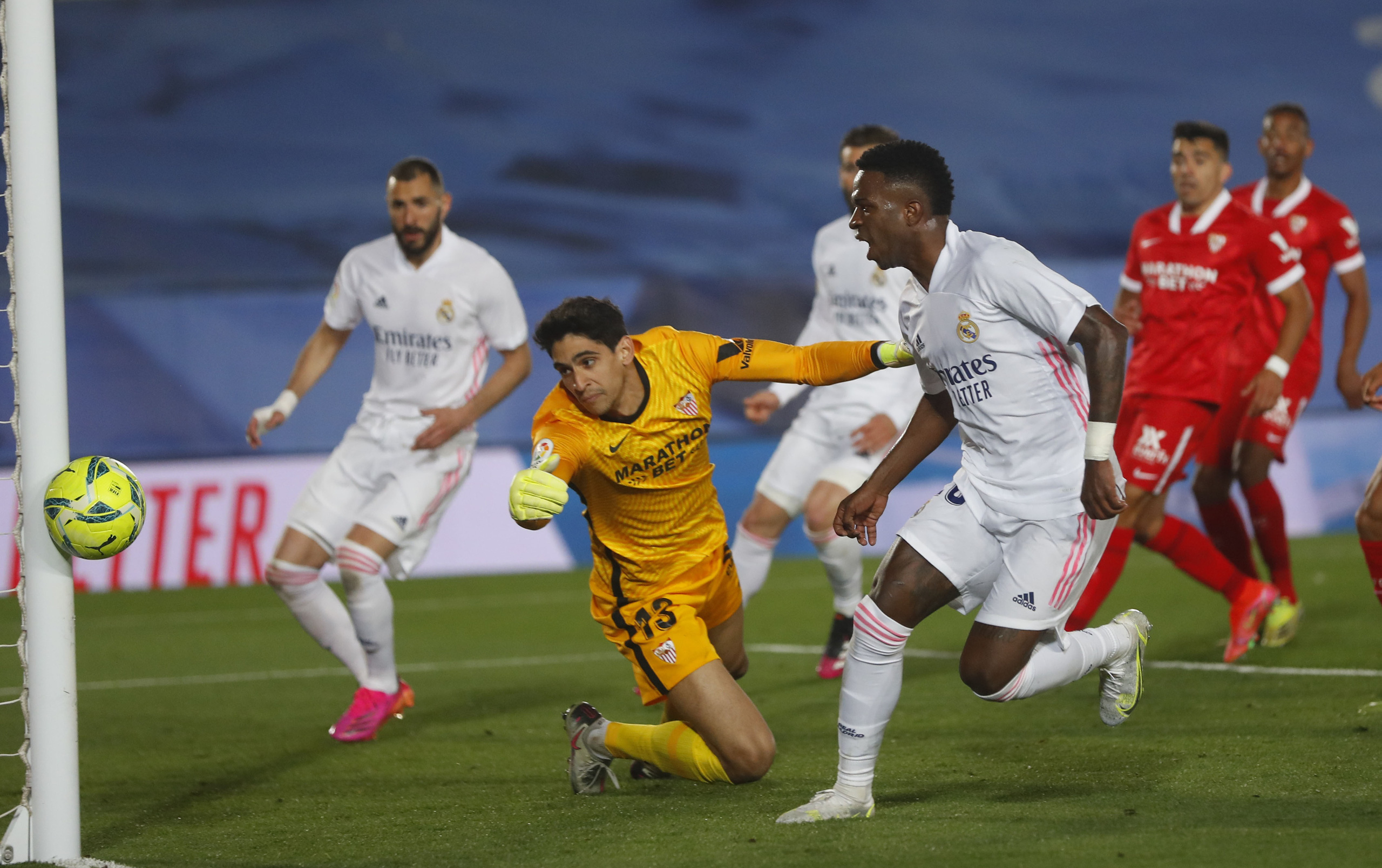 Mất điểm sân nhà, Real Madrid "tố" trọng tài phá hỏng cuộc đua vô địch