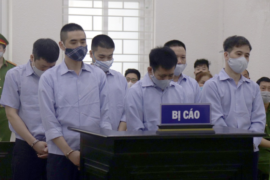 Bất ngờ hoãn toà 4 nguyên thanh tra nhận hối lộ "bảo kê" xe quá tải