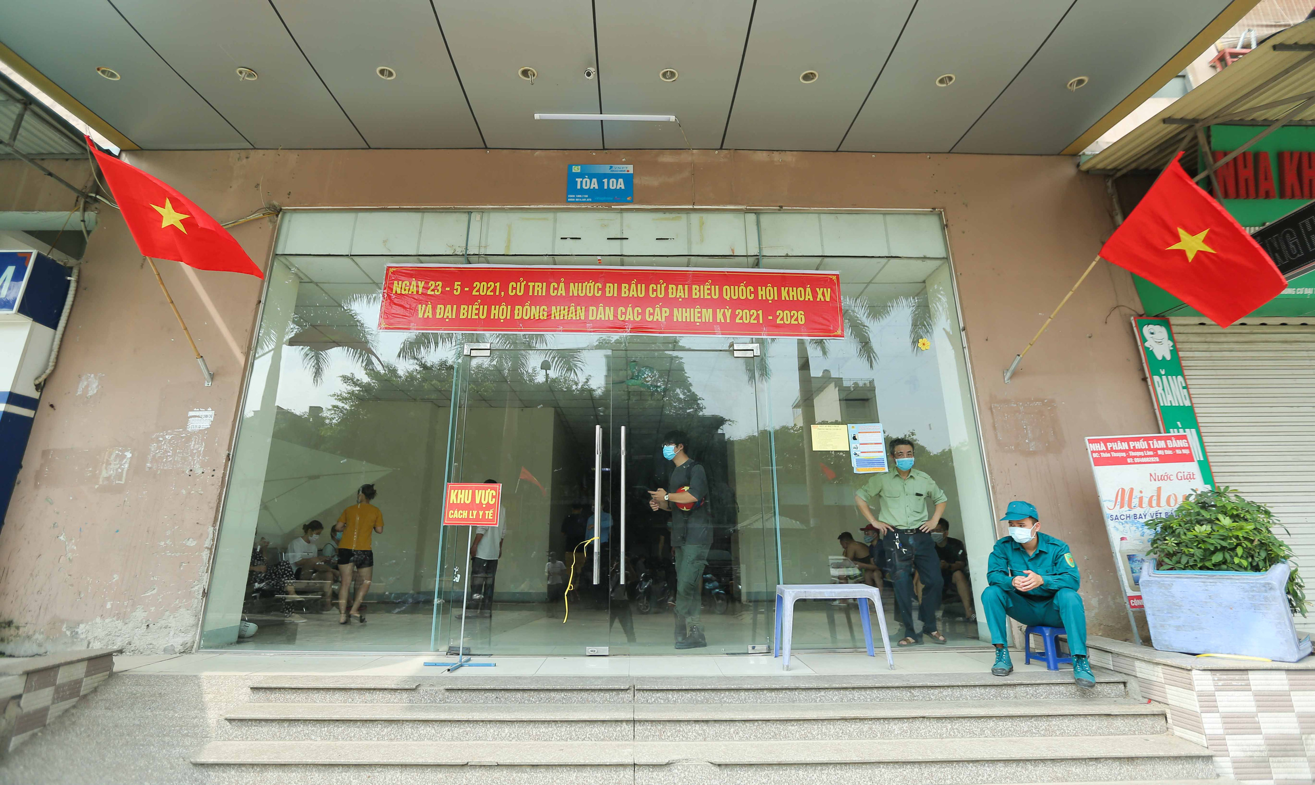 CLIP: Phong toả t&ograve;a nh&agrave; chung cư Đại Thanh c&oacute; ca dương t&iacute;nh SARS-CoV-2 phức tạp - Ảnh 7.