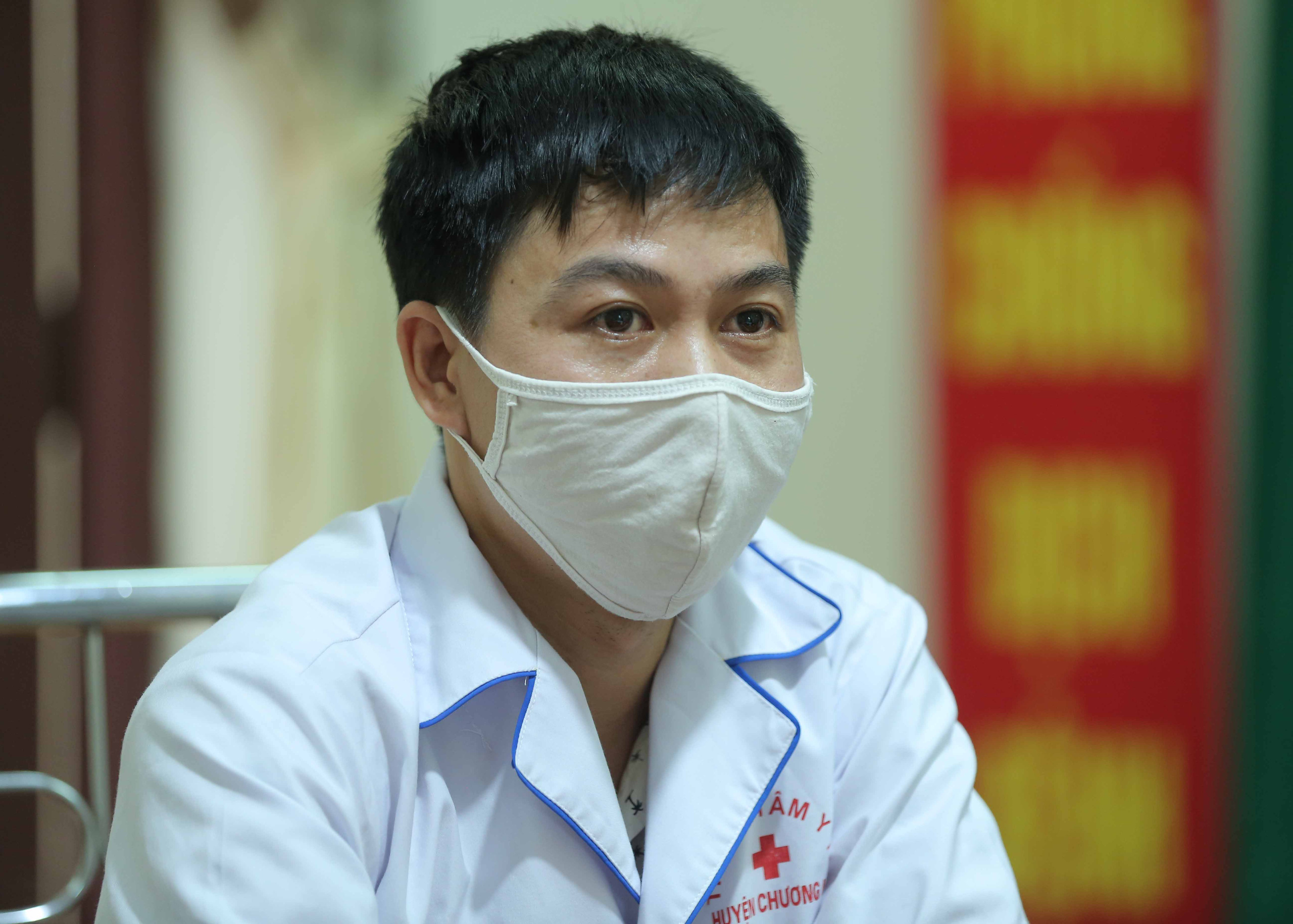 Câu chuyện xúc động của bác sĩ trong bức ảnh nhân viên y tế đi xe ba gác vào vùng dịch - Ảnh 7.
