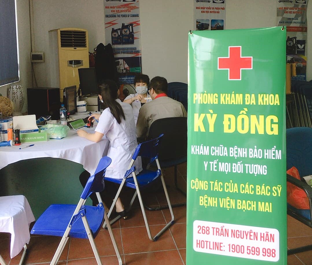 Tạm giữ h&igrave;nh sự Gi&aacute;m đốc một ph&ograve;ng kh&aacute;m đa khoa cấp giấy kh&aacute;m sức khỏe v&ocirc; tội vạ - Ảnh 1.