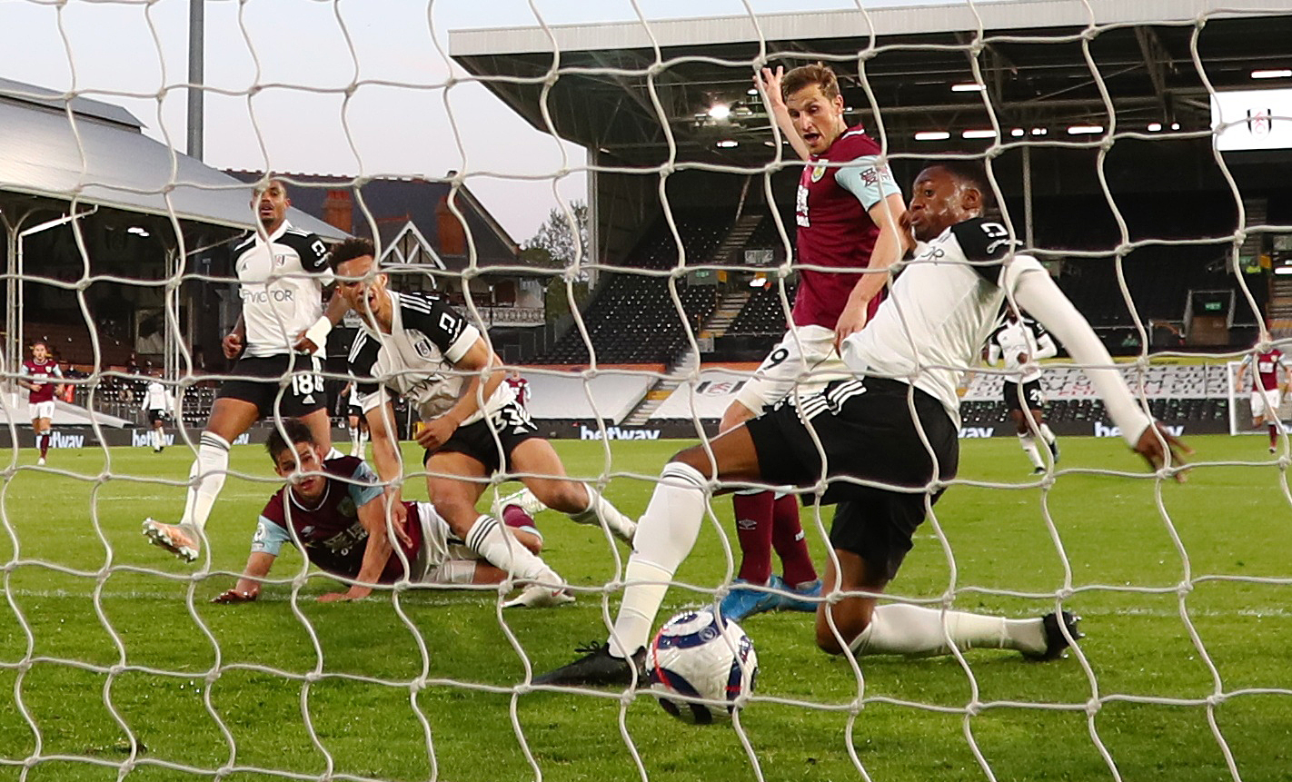 Fulham thua chung kết ngược, Ngoại hạng Anh đủ 3 suất rớt hạng - Ảnh 3.