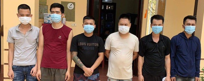 Nhóm thanh niên trốn vào nghĩa trang sát phạt khi dịch Covid-19 đang phức tạp