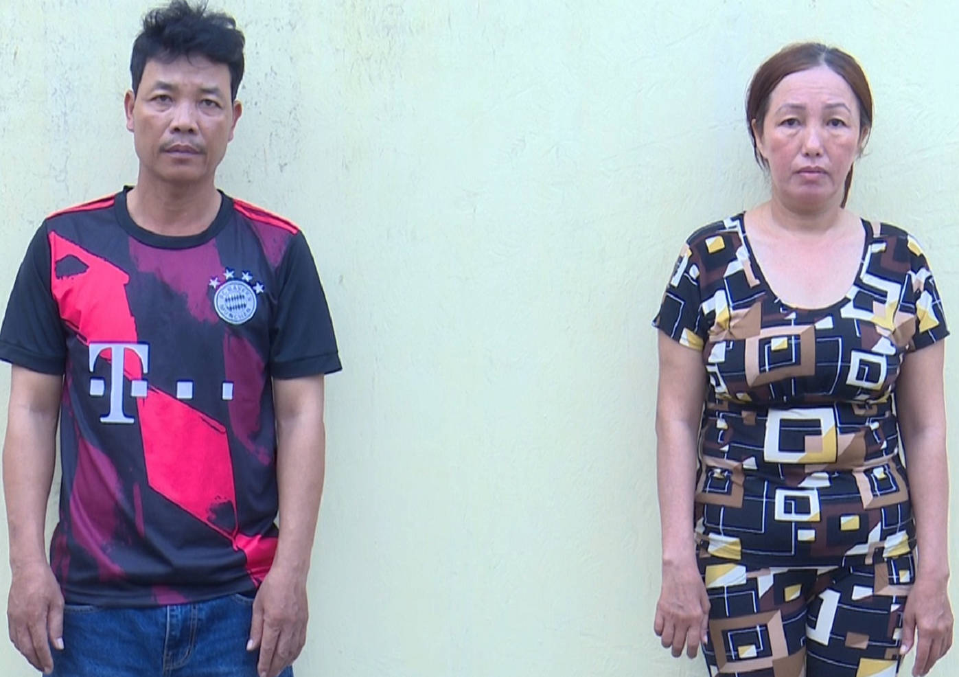 CLIP: Công an giải cứu đôi nam nữ bị đánh, cột vào gốc cây