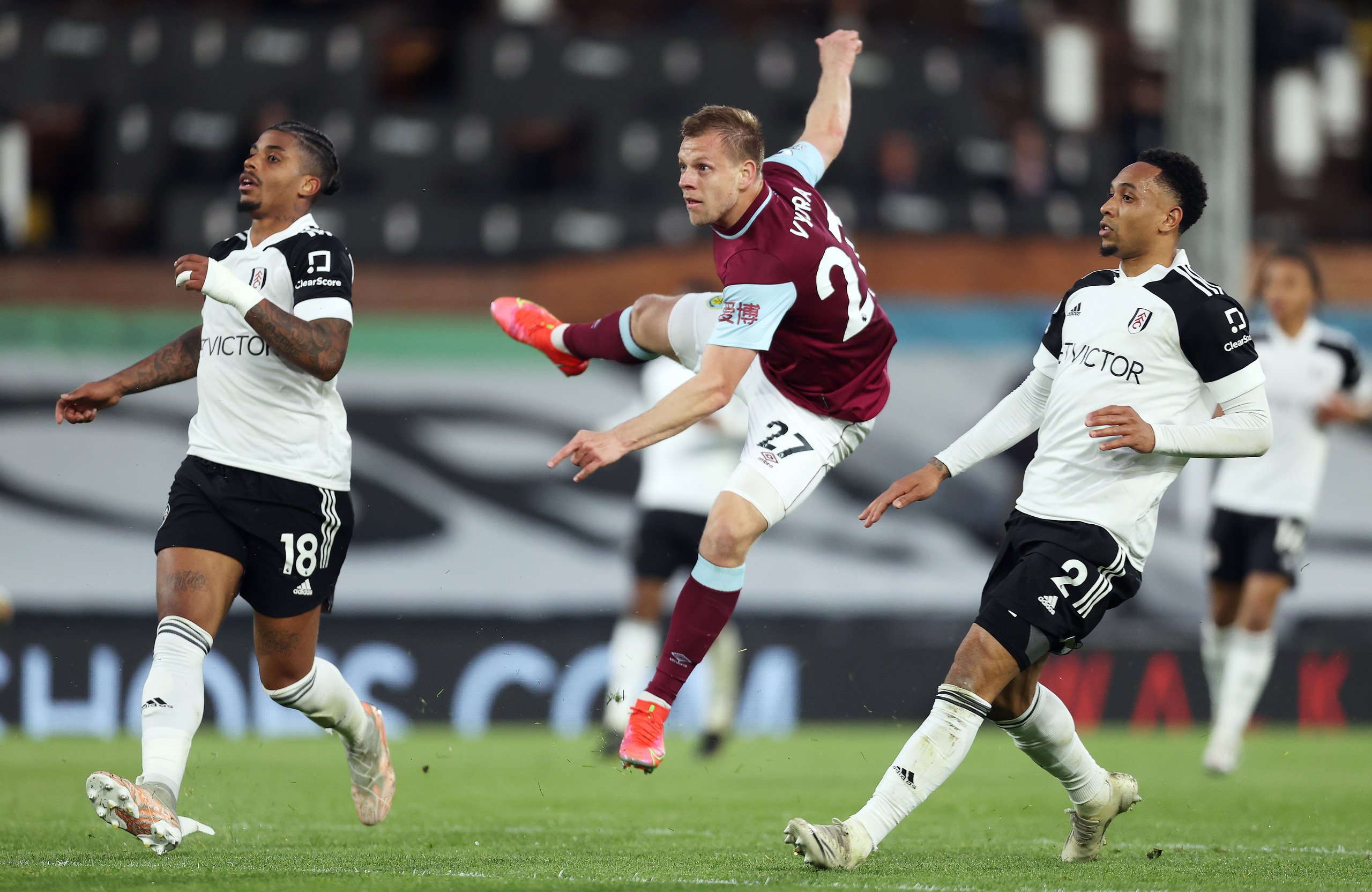 Fulham thua "chung kết ngược", Ngoại hạng Anh đủ 3 suất rớt hạng