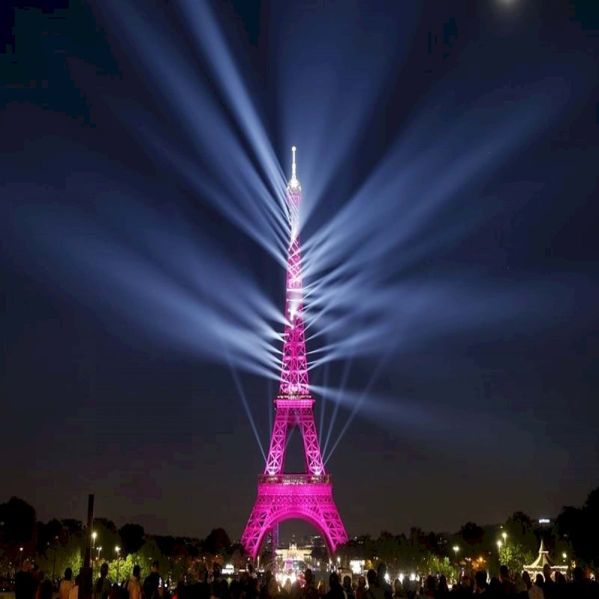 10 giai thoại &iacute;t người biết về th&aacute;p Eiffel - Ảnh 3.