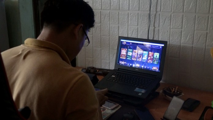 Phá vụ đánh bạc 15 tỉ đồng ở Quảng Bình