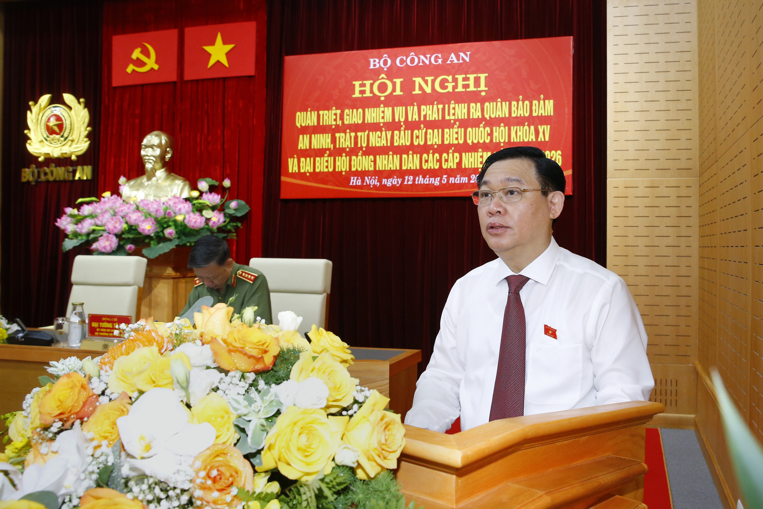 Chủ tịch Quốc hội Vương Đình Huệ: Không để dịch Covid-19 lây nhiễm trong bầu cử