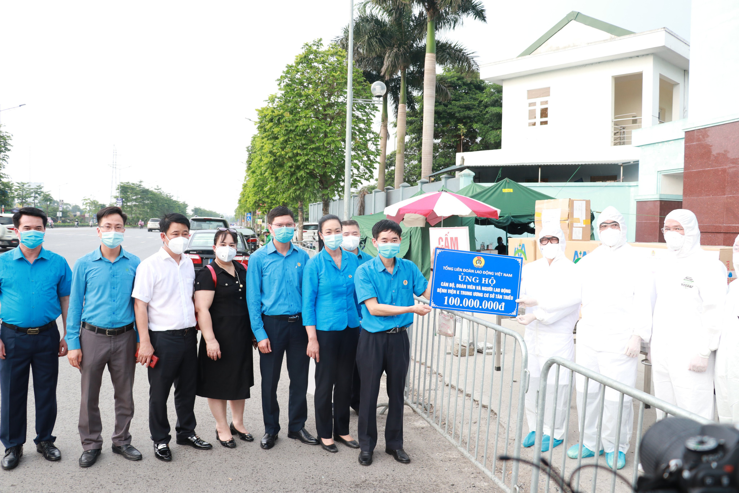 Giảm thiểu cú sốc khủng hoảng việc làm cho người lao động - Ảnh 2.