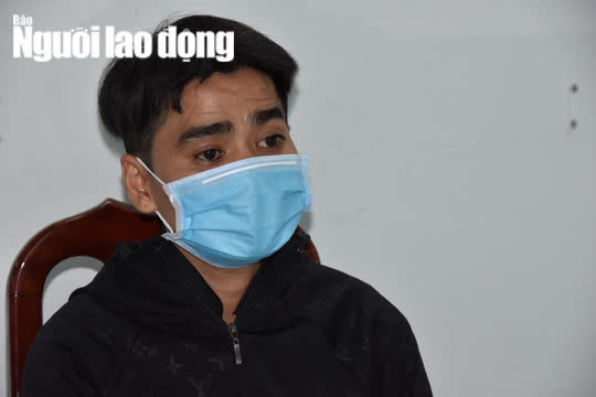 CLIP: 2 kẻ giết người ở cổng chợ Nhị T&igrave; - Tiền Giang ra đầu th&uacute; - Ảnh 3.