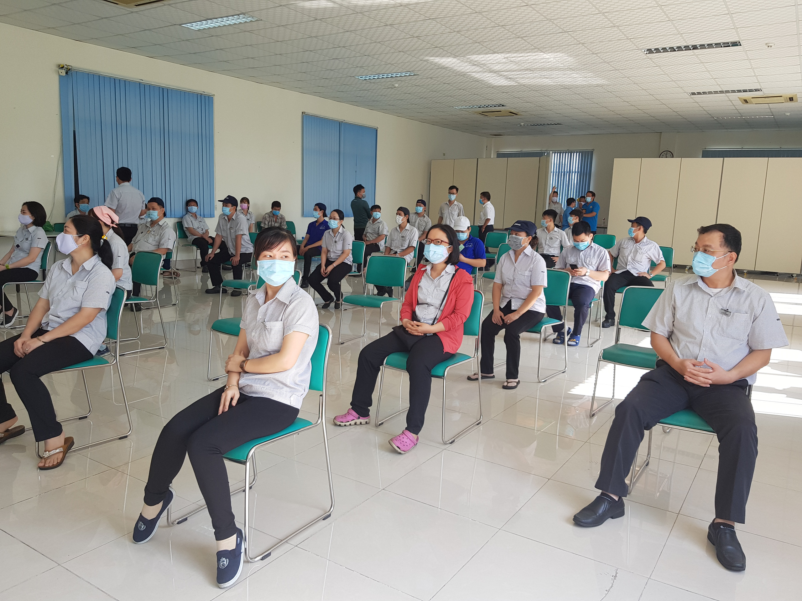 X&acirc;y dựng c&aacute;c phương &aacute;n nếu c&oacute; c&ocirc;ng nh&acirc;n bị nhiễm Covid-19  - Ảnh 3.