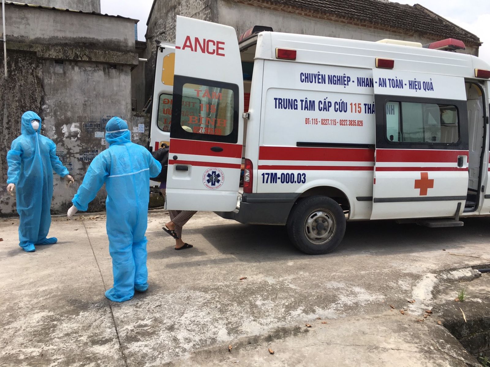4 sinh viên thực tập ở bệnh viện dương tính SARS-CoV-2