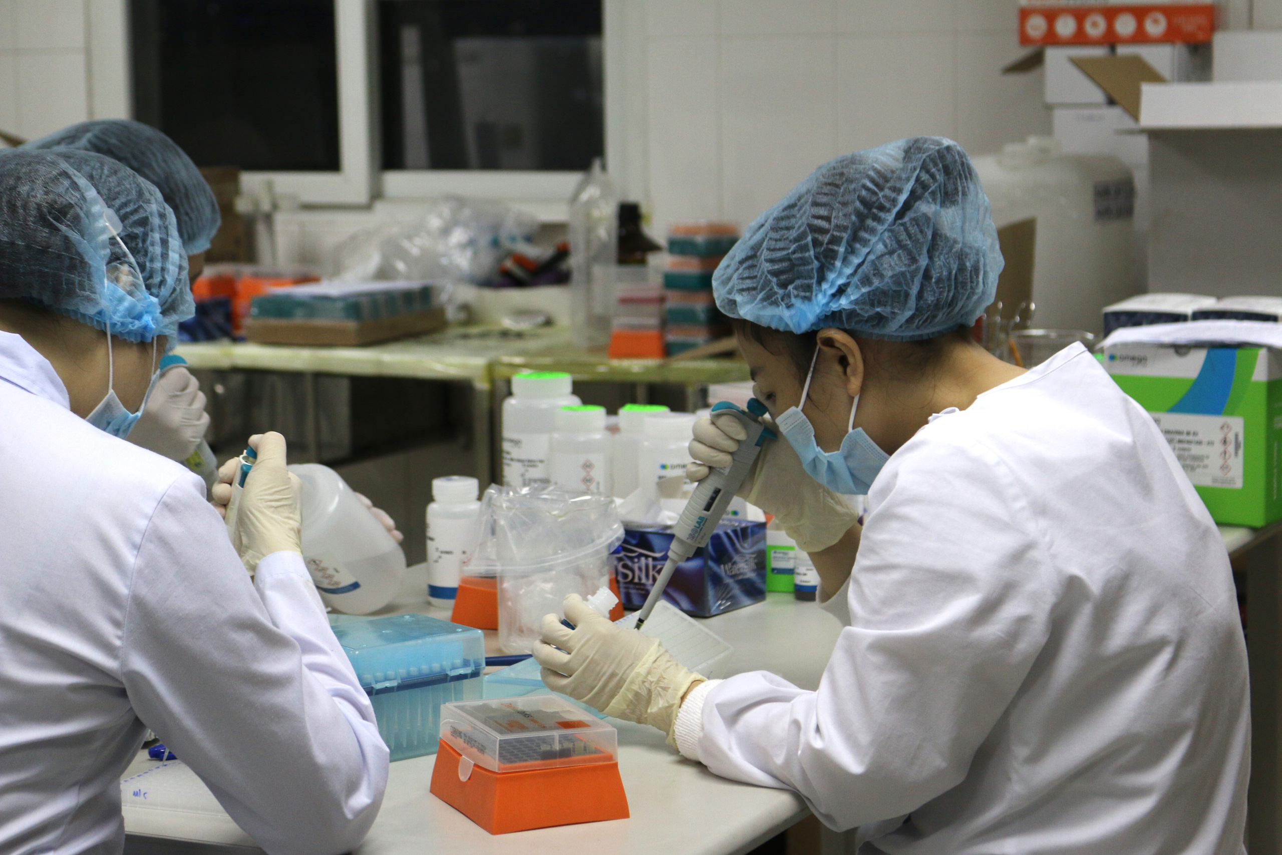 Trưa 13-5, th&ecirc;m 21 ca mắc Covid-19 tại 7 tỉnh, th&agrave;nh phố - Ảnh 2.