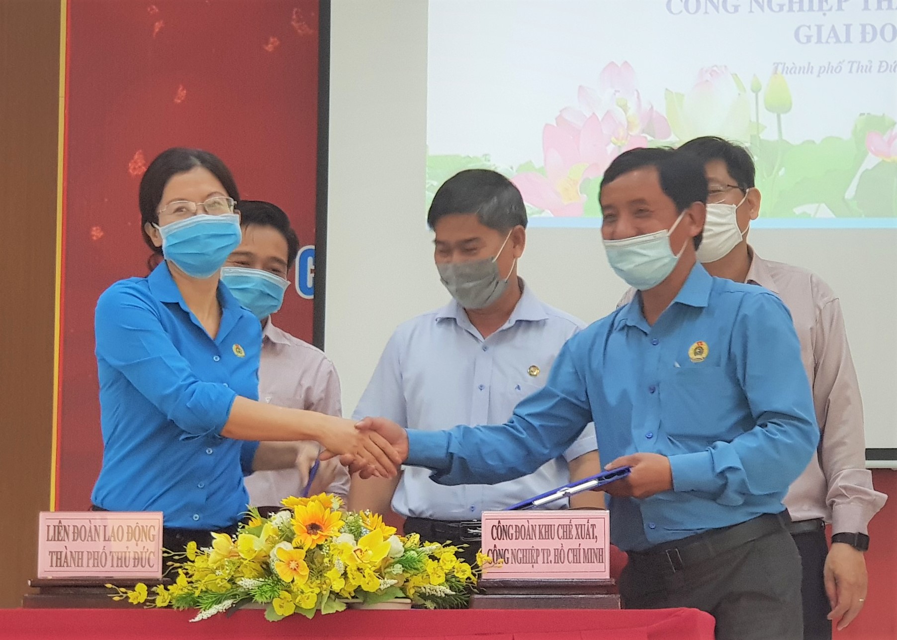 Phối hợp giải quyết tranh chấp, chăm lo cho người lao động
