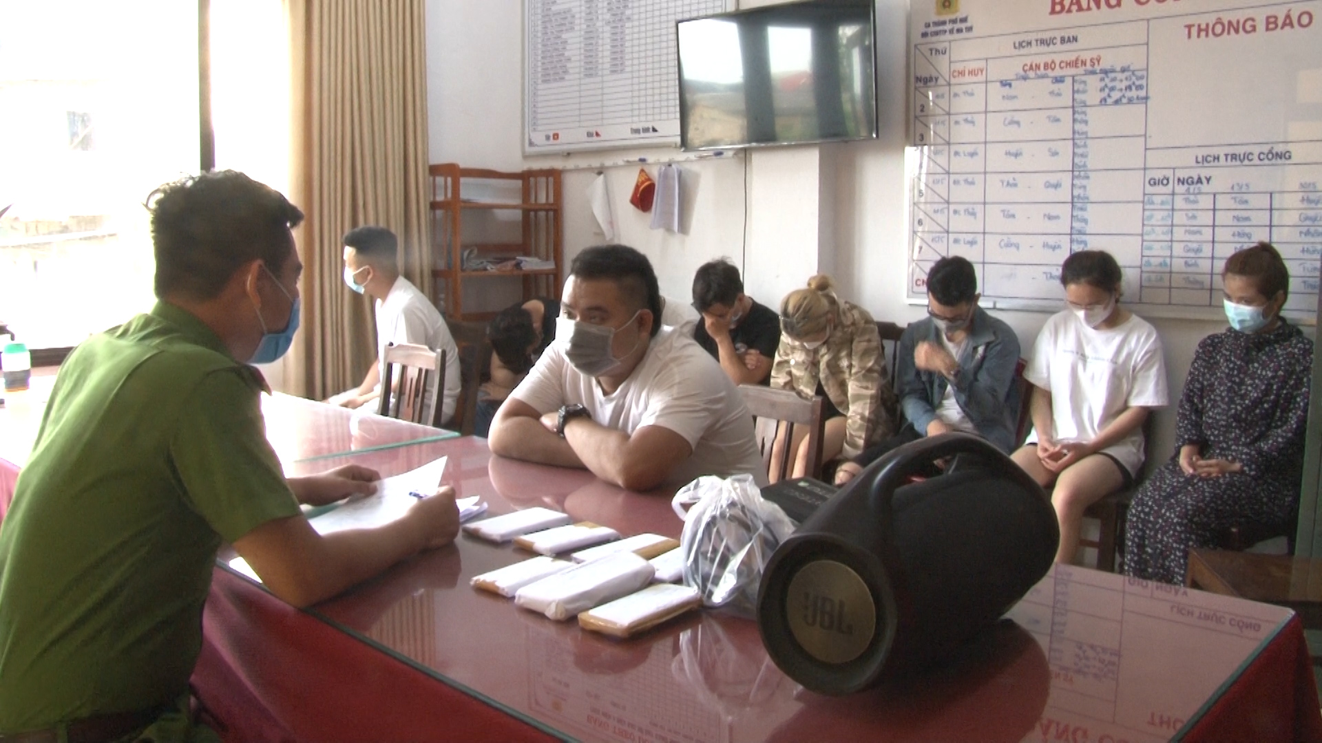 5 thanh niên thuê khách sạn ở Vỹ Dạ để làm gì?
