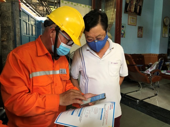 Điện lực Thủ Đức hướng dẫn khách hàng cài đặt app theo dõi chỉ số điện