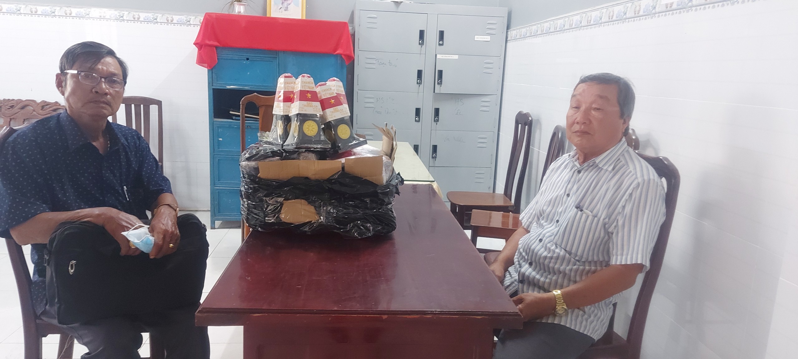 Bắt được 2 kẻ vận động đóng góp “xây dựng đảo Trường Sa” để lừa đảo