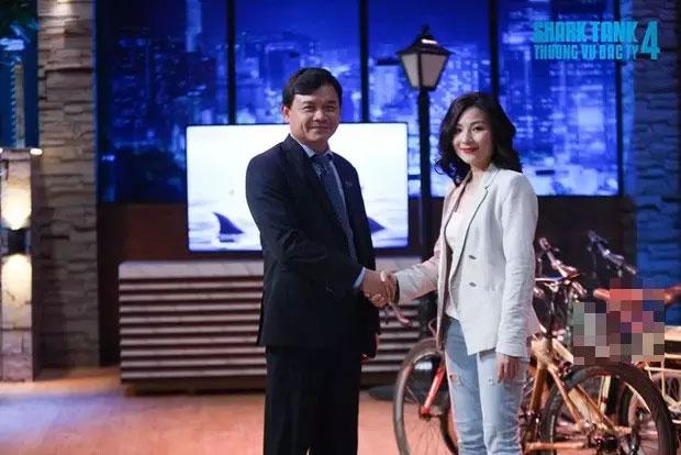 H&agrave;ng loạt người đẹp được shark Ph&uacute; thả th&iacute;nh v&agrave; chốt đơn - Ảnh 1.