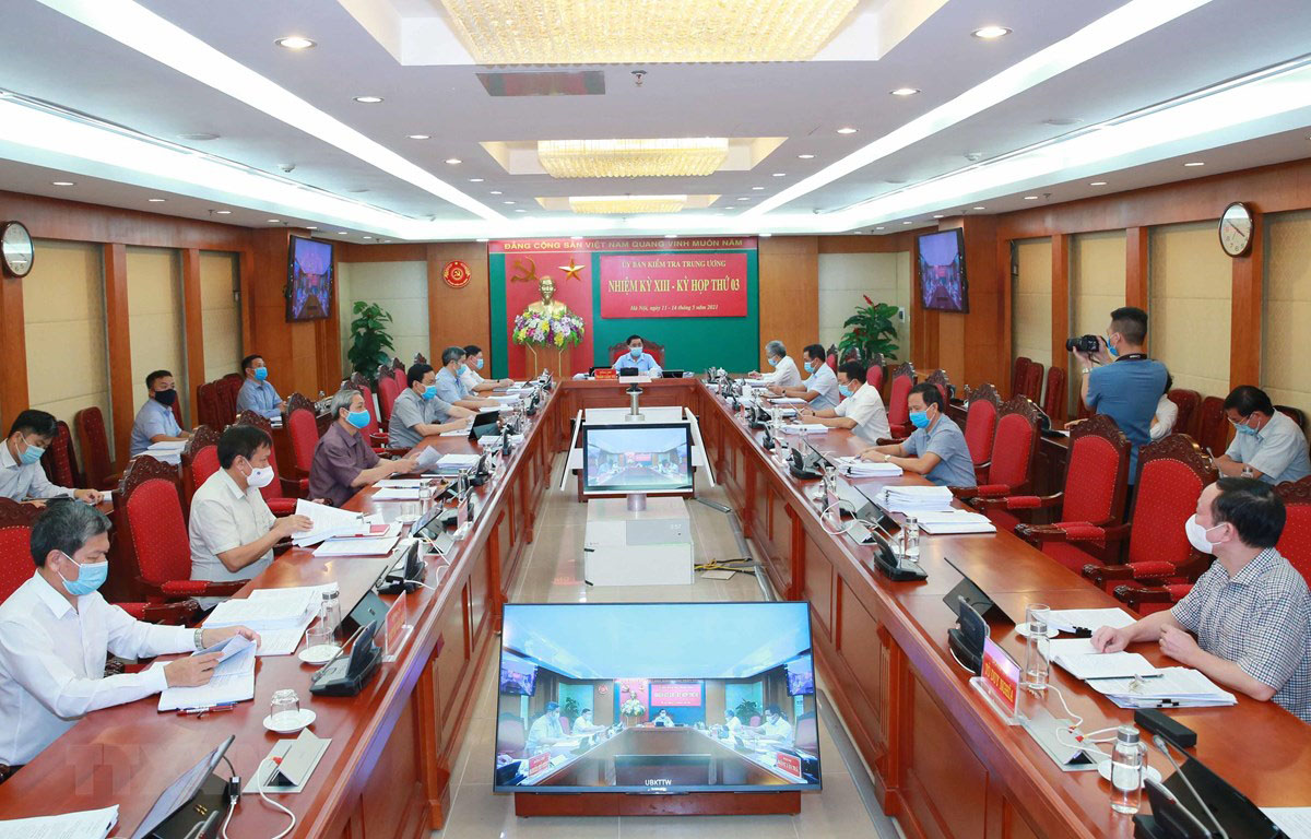 Ủy ban Kiểm tra Trung ương kỷ luật nhiều cán bộ lãnh đạo