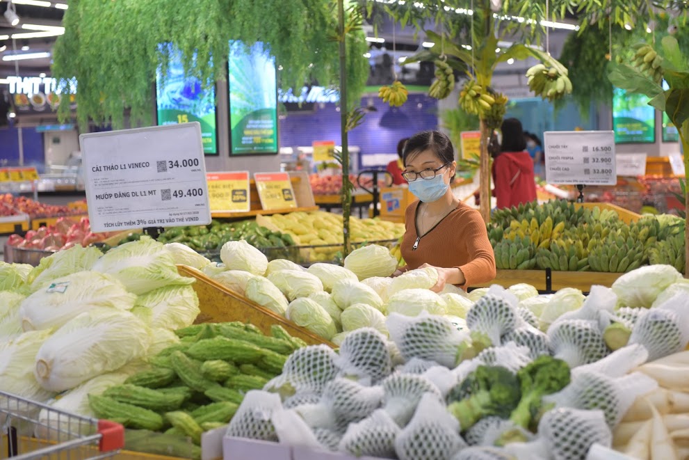 Cử tri TP HCM lo lắng giá hàng hoá tăng sau khi tăng lương