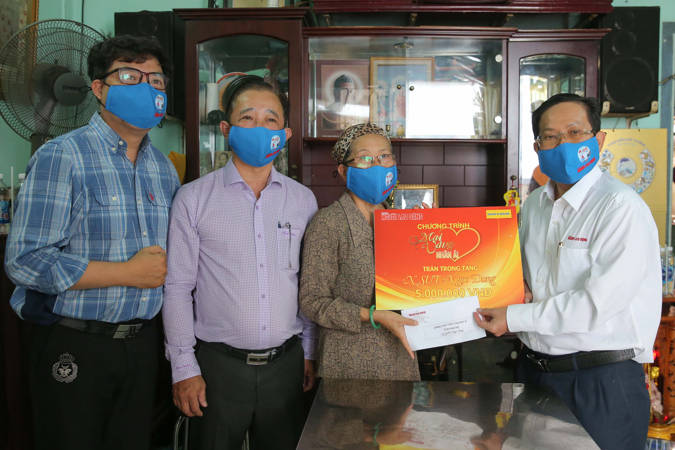 "Mai Vàng nhân ái" đến thăm NSƯT Ngọc Dung