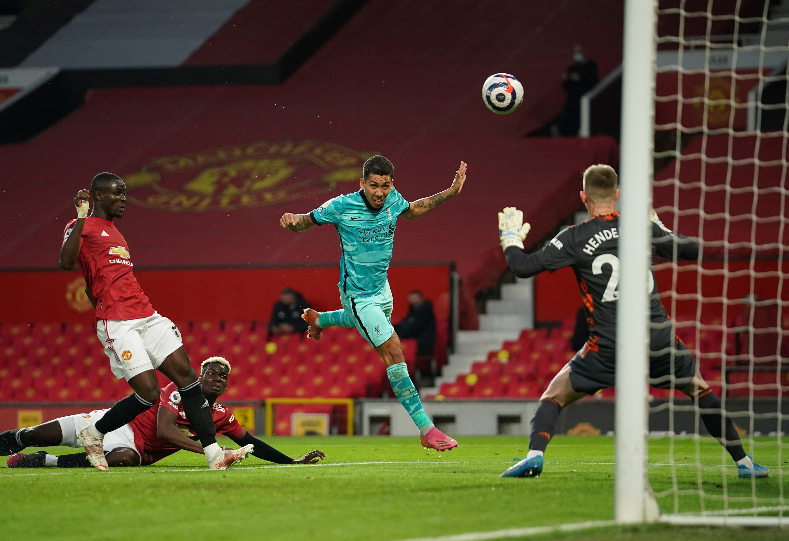 Đại tiệc 6 b&agrave;n thắng, Man United lại gục ng&atilde; s&acirc;n nh&agrave; - Ảnh 4.