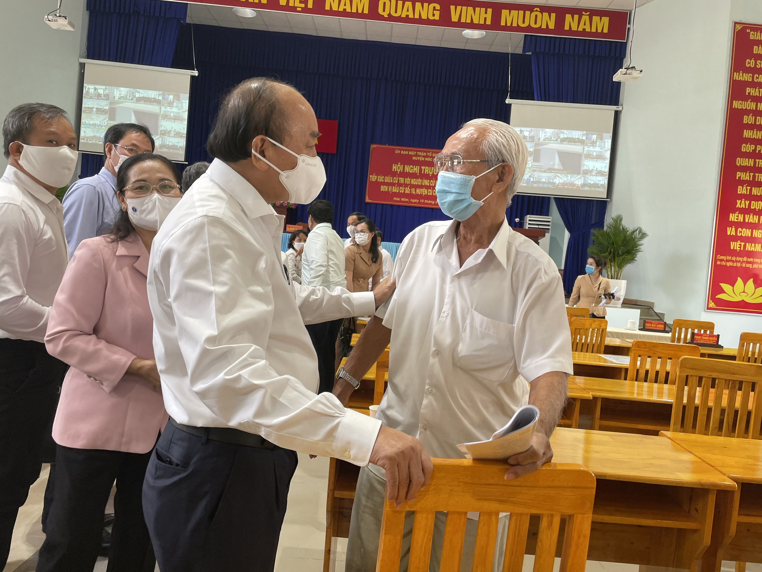 Chủ tịch nước Nguyễn Xuân Phúc chỉ ra điểm nghẽn của huyện Hóc Môn, Củ Chi