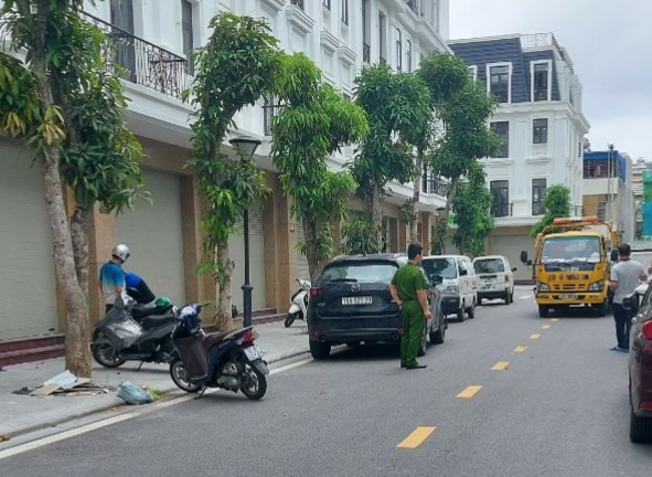 Tạm giữ một số đối tượng vụ dùng ôtô truy đuổi, tông vào xe máy, 2 người tử vong