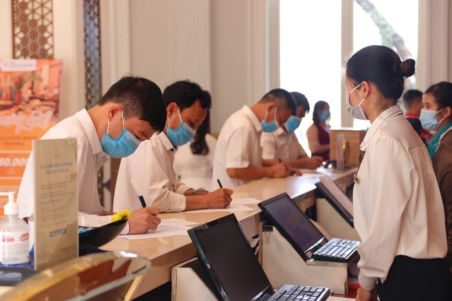 FLC ủng hộ 3,5 tỷ đồng chung tay cùng Vĩnh Phúc chống dịch Covid-19 - Ảnh 3.