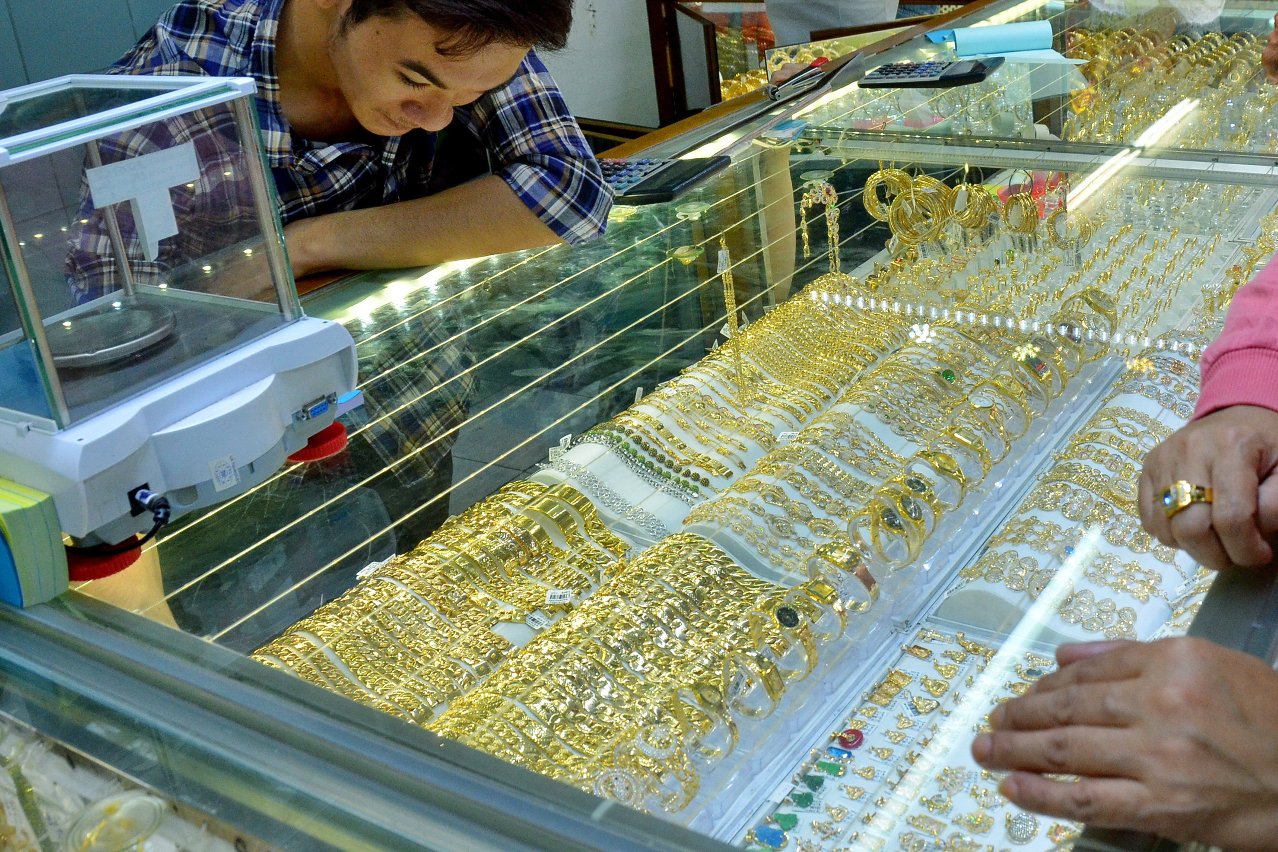 Giá vàng hôm nay 15-5: Tiếp tục tăng tốc, áp lực lạm phát tại Mỹ gia tăng